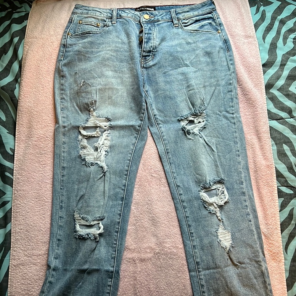 Light blue jeans from fashion nova has never been used.